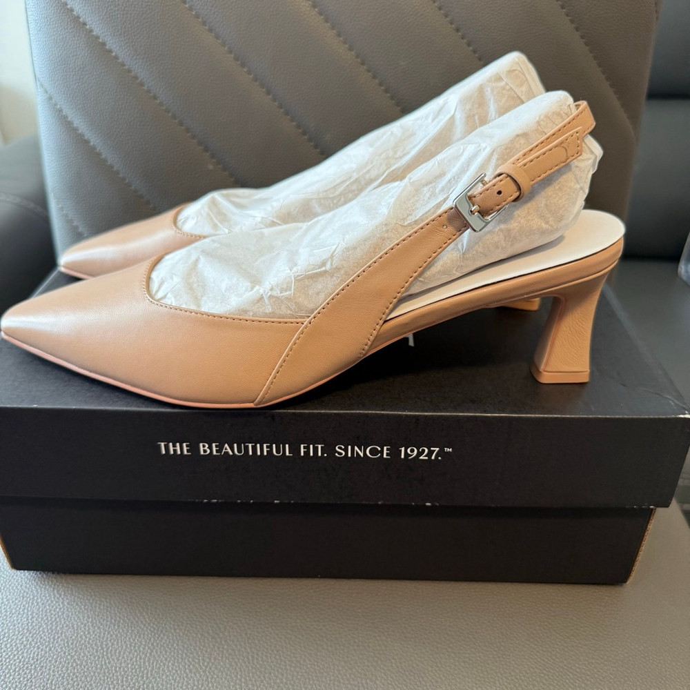 Women's Naturalizer Beige Dalary Slingback Heels Size 9.5